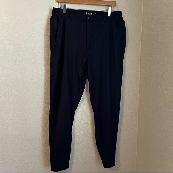 Cuts Men’s AO Slim Fit Breathable & Moisture Wicking Jogger in Black, X-Large - Picture 2 of 11